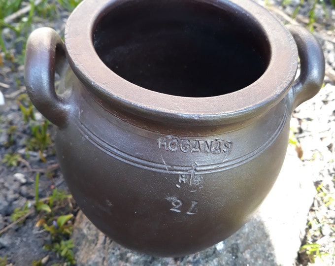 Vintage Hoganas Sweden Thick Well Made Crock, Pot with Handles 2 L Capacity. Semi Matt Brown Glaze. Stoneware. Marked. Very Rustic Looking.