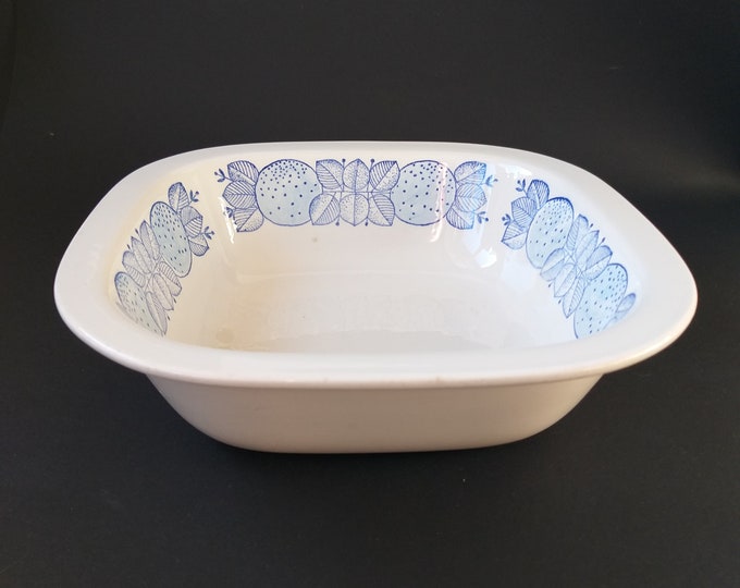 Rare Rörstrand Sweden Square Oven Tray in Raga Pattern. White Base with Blue Decoration. Marked. Lovely Retro Piece from 70s.