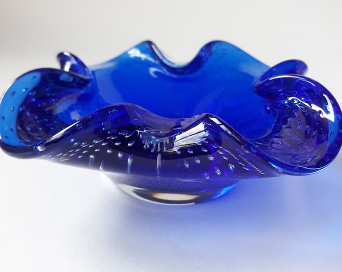 Beautiful Magnor Norway Crystal Glass Bowl Dish. Clear, Purple Blue Colour. Air Controlled Bubbles. Scandinavian Vintage Art Glass. Signed.