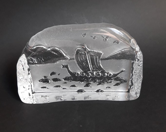 Eda Kristall Nya Glasbruket Sweden. Birds on a Branch Paperweight. Clear Textured Crystal Glass. Vintage Swedish Art Glass. Retro Home Decor