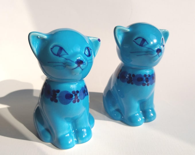 Guldkroken Hjo Sweden. Pair of Blue Glazed Cat Figurines. They are Lovely and Fun. Swedish Mid Century Decor. Scandinavian Vintage Pottery.