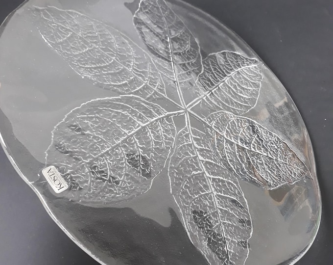 Kosta Boda Sweden Crystal Glass Serving Platter "Party" with Leaf. for Starters, Cheese, Cakes. Designed by Göran Wärff. Original Label.