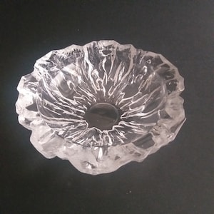 Mid Century Modern Crystal Glass Ashtray with Icicle Relief Texture on Outside. Fantastic Design and Clarity. Quality and Beauty. Home Decor