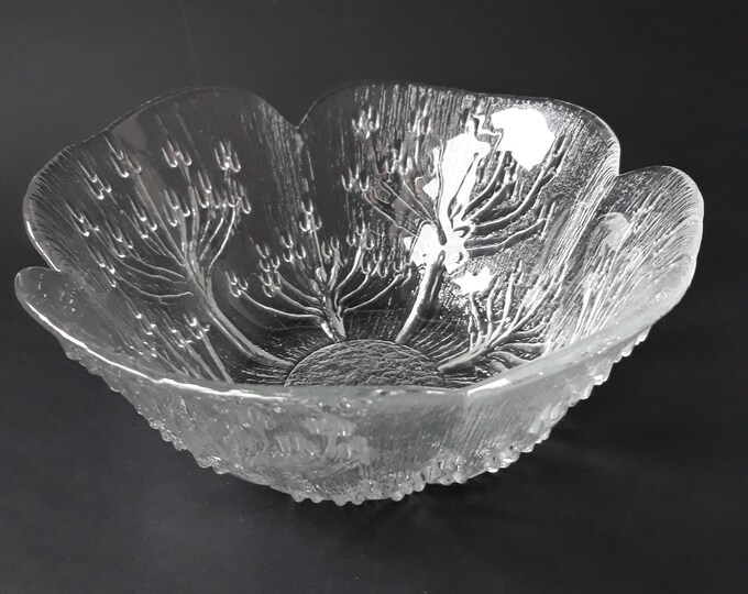 Vintage Lasisepat Mantsala Finland Clear Textured Glass Bowl in Koiranputki (Cow Parsley) Pattern. Scandinavian Design by Pertti Kallionen.