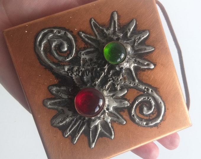 Lindstrom Studio Vintage Metal Art Hanger Decor. Cooper Plate with Colour Glass Accents. Nice Small Present. Scandinavian Design Home Decor