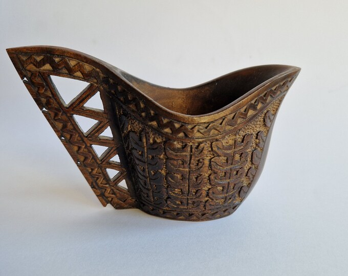 Beautifully Carved Vintage Wood Wedding Cup. Intricate Carved Details. Wedding Favours. Folk Art. Home Decoration from 60s. Nice Patina.