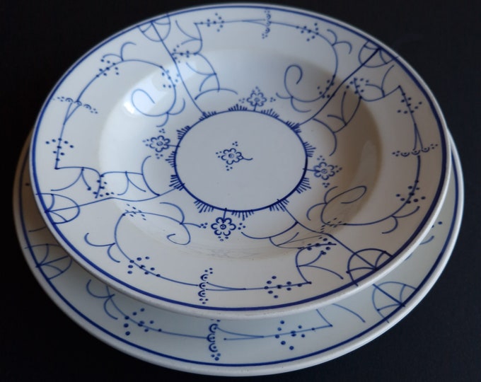 Pair of Egersunds Fayancefabrik Norway Plates with Straw Pattern, Blue Lines. Objects with this Mark were Produced 1920 - 1954. Not Used.