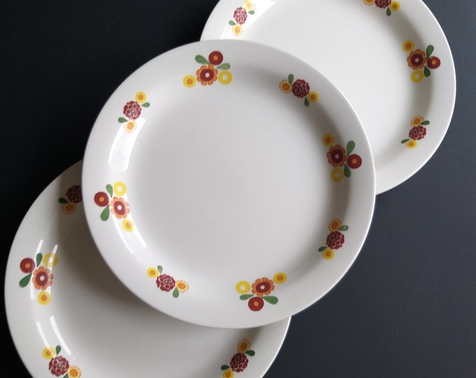 Pair of Vintage Rorstrand White Dinner Plates with Retro Floral Design. Happy Colour Palette. Marked on Bottom. Swedish Design Tableware.