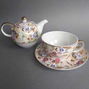 Leonardo Collection China Cups And Saucers With Floral Design Stock Photo 5 thumbnail image