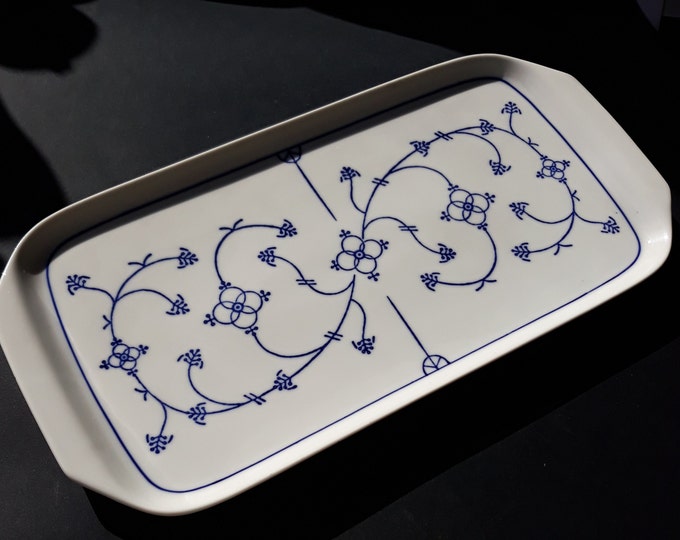 Vintage Jäger Eisenberg Germany 'Blau Saks' Porcelain Rectangular Shape Platter, Plate with a Strawflower Pattern in Indian Blue. GDR.