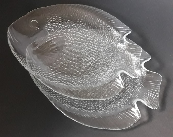 Pair of Arcoroc France Transparent Textured Glass Fish Plates. Unique Fish Design. Retro Glass Tableware from 70s. Marked.