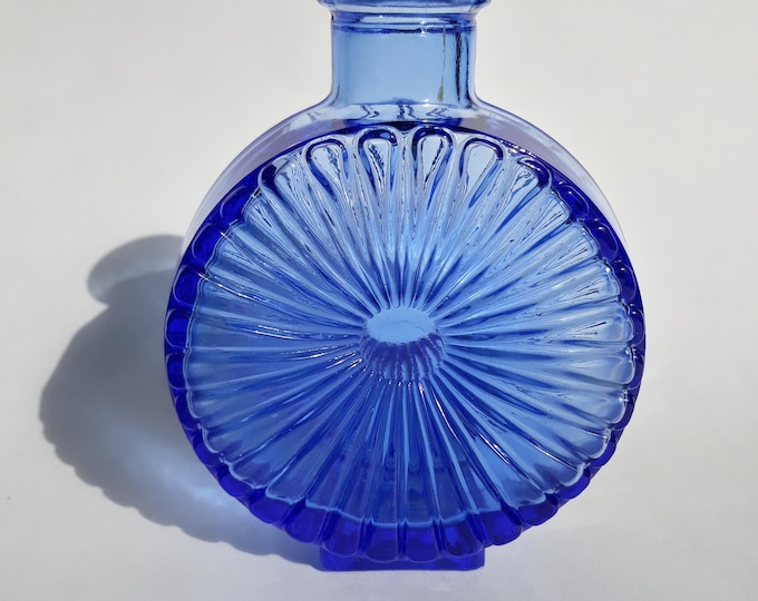 Solflaska, Sun Bottle, Aurinkopullo designed by Helena Tynell for Riihimäen Lasi. Finnish Vintage Collectible MCM Glass Design from Finland.