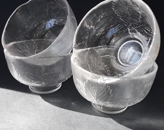 Vintage Kosta Boda Sweden Clear Crystal Glass Desert Fruit Bowl with Strawberry Leaf Pattern Relief Party Series. Design Ann and Goran Warff