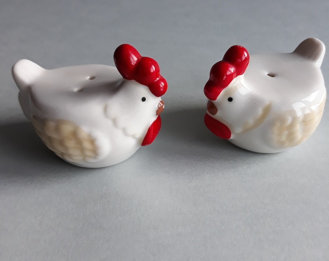 Set of Vintage Ceramic Chickens, Roosters Salt and Pepper Shakers. Stable on the Table. Nice Table Decor for Easter. Gift for Country Lover.