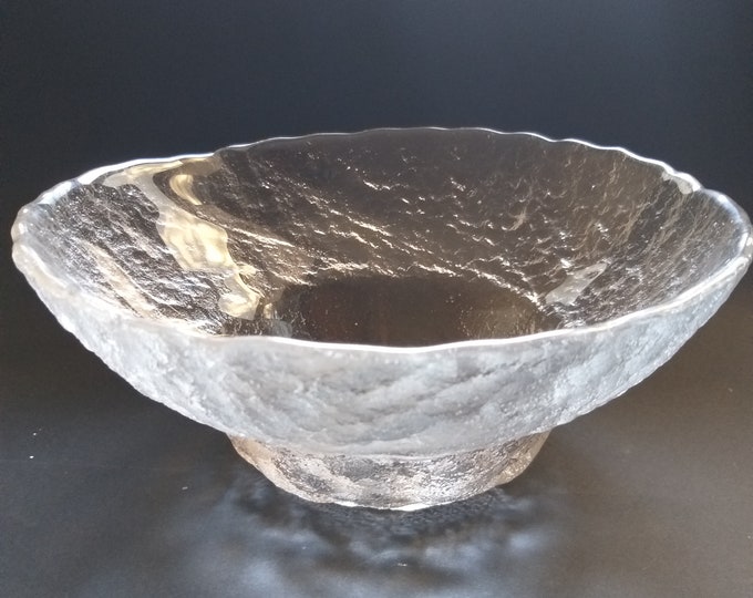 Pertti Santalahti Humpila Finland. Large, Substantial Textured Clear Glass Bowl with Ice Effect. Signed. Vintage Scandinavian Finnish Design