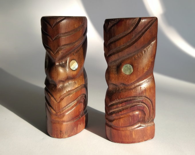 Vintage Wooden Tiki Rotorua New Zealand Salt Pepper Shakers. Hand Carved with with Paua Shell Eyes. Removable Plastic Bottom for Refilling.