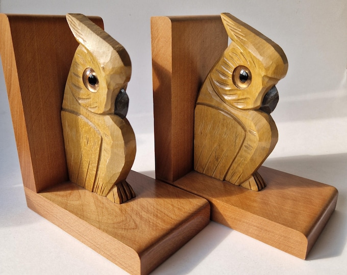 Vintage Wooden Owl Bookends. Set of Two. Hand Carved Owl Figures. Plastic Eyes. The Bottom is covered with Felt.