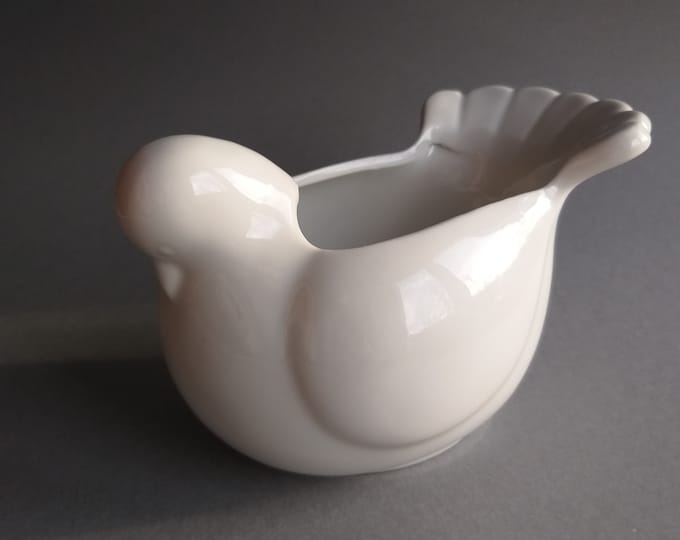 Lisa Larson. White Ceramic Dove, Bird Planter. Manufactured in Sweden. Simple and Beautiful Form. Signed on Base Lisa L. Scandinavian Retro.