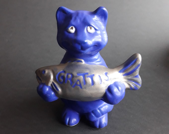 Gabriel Sweden. Vintage Ceramic Figurine. Blue Cat with Silvery Fish. Looks Fantastic. Rare Piece. Swedish Pottery. Collectable. Marked.