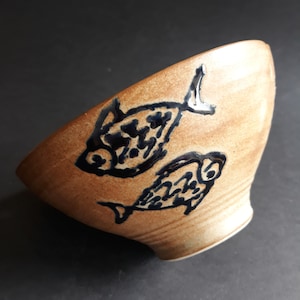 Vintage Braun Stoneware Bowl from Sweden Decorated with Black Fish Relief. Interesting Shape. Fun Dish in Excellent Condition. Cool Pottery.