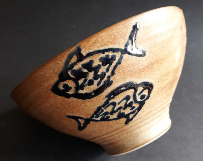 Vintage Braun Stoneware Bowl from Sweden Decorated with Black Fish Relief. Interesting Shape. Fun Dish in Excellent Condition. Cool Pottery.