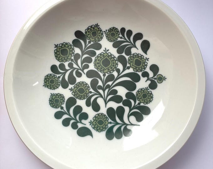 One Set of 4 Vintage Porcelain Deep Plates manufactured by Schonwald in Bavaria Germany. 1970s West German pop-art/folk design.
