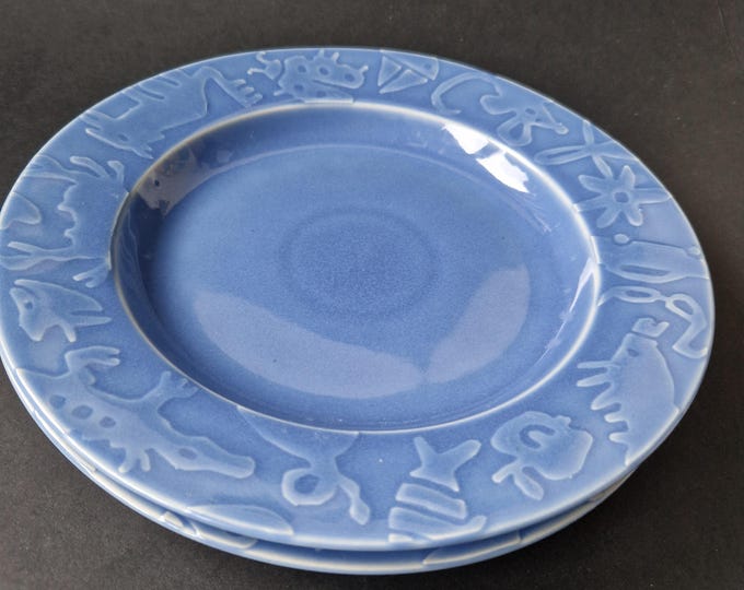 Hoganas Sweden Pattern Zoo. Design by A. C. Wiktorsson. Blue Colour Glaze. Animal Reliefs around the Edge of the Plate. Swedish Tableware.