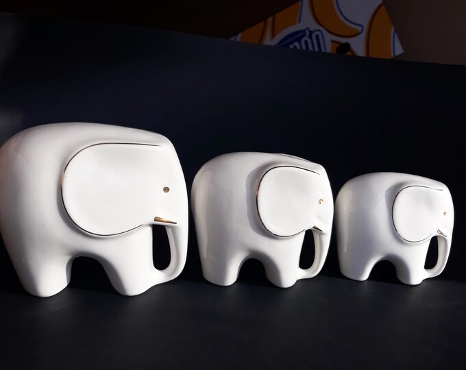 Set of 3 Vintage Mid Century Modern Style Elephant Ceramic Figurines. Shiny White Glaze, Gold Colour Accents. Elegant Home Decor from 80s.
