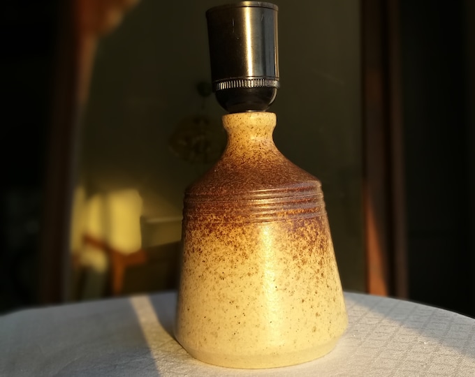 Skottorp Stengods Blyfritt Sweden Ceramic Lamp Base. Brown Beige Matt Glaze. Signed - Walldén, on Bottom. Retro Scandinavian Swedish Pottery