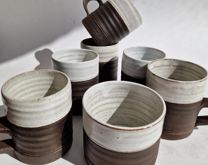 Anthony Richards, Penderleath Pottery St Ives-PP England. Set of 6 Cups and Open Ceramic Sugar Bowl in Minimalist Style. Brown Rough Texture