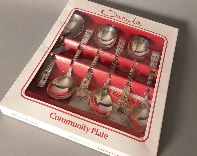 Vintage Oneida Community Plate Coronation Set of 6 Spoons. Silver Plated Flatware. First Manufactured in 30s. Original Box. Popular Pattern.