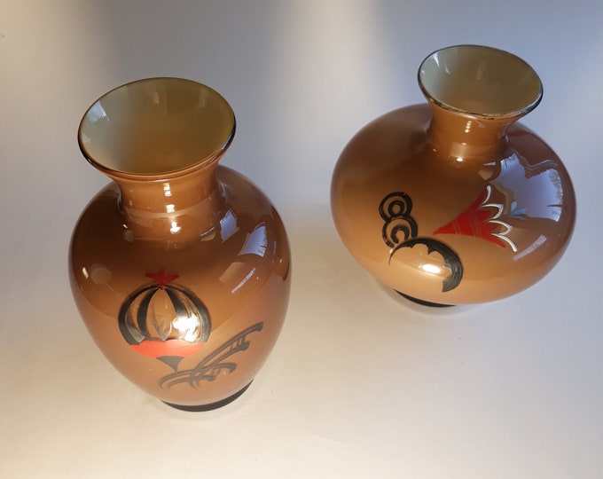 Pair of Beautiful Art Deco Glass Vases in Brown Tones. Hand Painted Ornaments in Red and Black Colour. Hand Blown. Original Vases. Rare Find