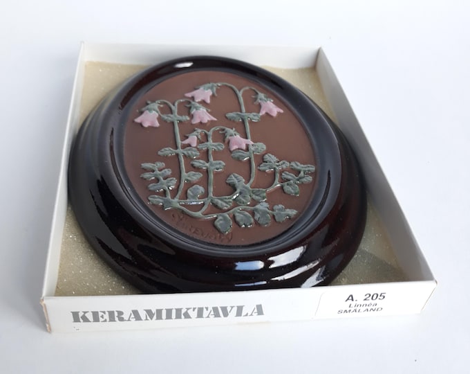 Gabriel Sweden Ceramic Decorative Wall Plaque in Oval Shape with Linnea Flower Relief. Original Vintage Box. Swedish Home Decoration 80s.