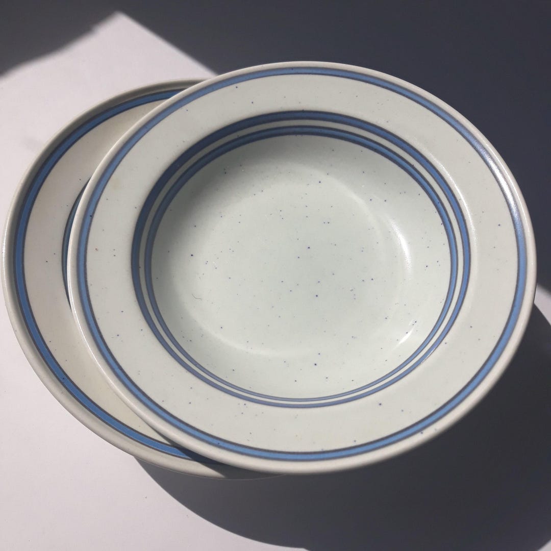 Jeden zabytkowy głęboki talerz Gustavsberg, miseczka z wzorem w