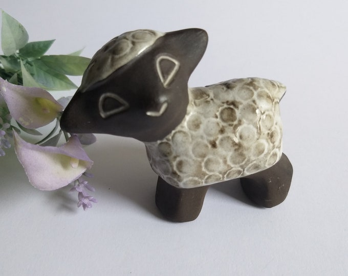 Karl Erik Iwar (1920–2006) Ceramic Lamb Figurine. Vintage Swedish Art Pottery. Scandinavian Design. Collectable. Home Decor.