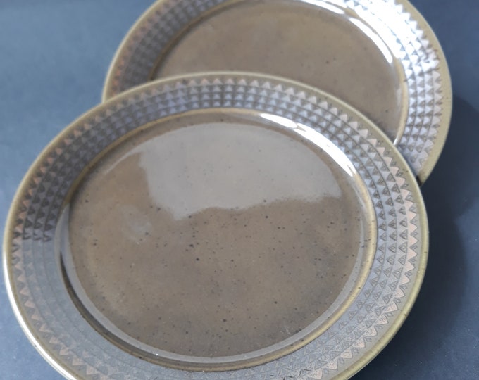 Set of 2 Porsgrund Norway Vintage Stoneware Plates 8.26" in Moss Green Colour with Decorated Rim. Scandinavian Feel in Nordic Rustic Style.