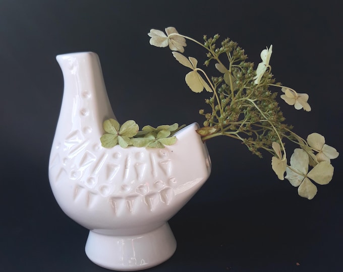 Vintage Tore Boda Sweden Stylized White Ceramic Bird Vase for Dried Flowers. Original Label. MCM Swedish Pottery. Cool Home Decor. Rare Find