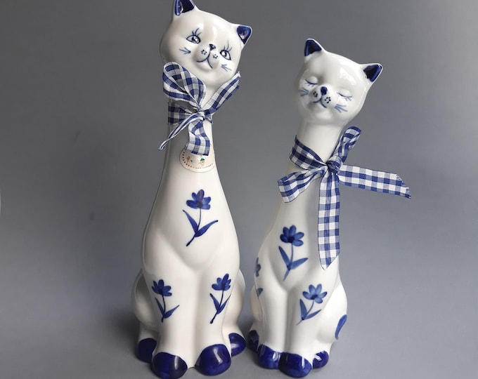 Vintage Mid Century Long Neck Cats. Pair of White Ceramic Cat Figurines. Retro Design. Beautiful and Decorative Hand Painted Pieces in Blue.
