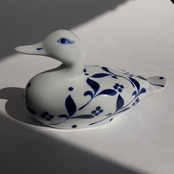 Gallo by Villeroy and Boch Royal Crown Delft Duck Figurine. White
