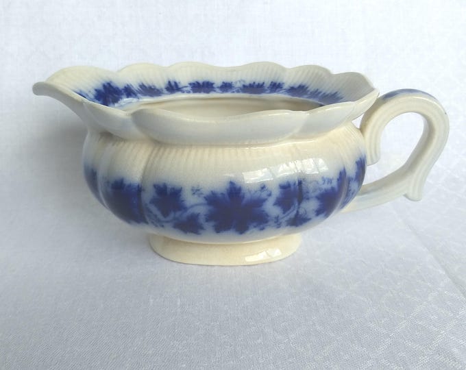 Vinranka Gefle Porslinsfabrik Sweden. Vinranka Pattern design of Grape Leaves and Grapes. Flow Blue Porcelain Sauce Dish. Designed A. Percy.