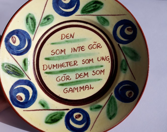 Vintage Swedish Redware Plate in Folk Style. Hand Painted. In the middle is written a Saying in Swedish. Swedish Pottery. Original Present.