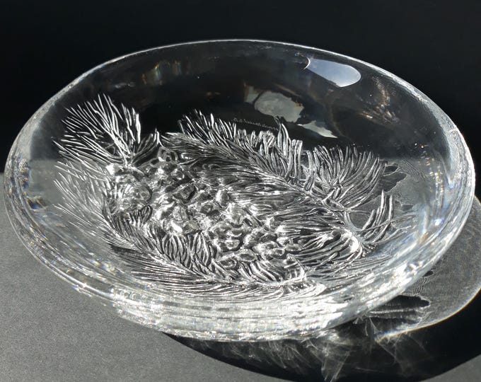 Iconic Hadeland Norway Heavy Decorative Clear Crystal Bowl. Furu Pine Pattern. Design Willy Johansson. Marked. Rare Find.