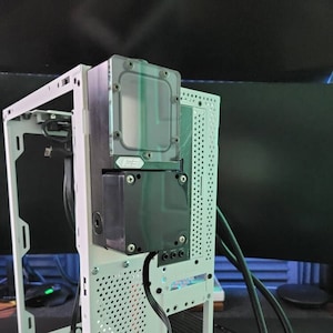 SSUPD Meshlicious/Meshroom S ICEMAN reservoir bracket for mounting at the top position