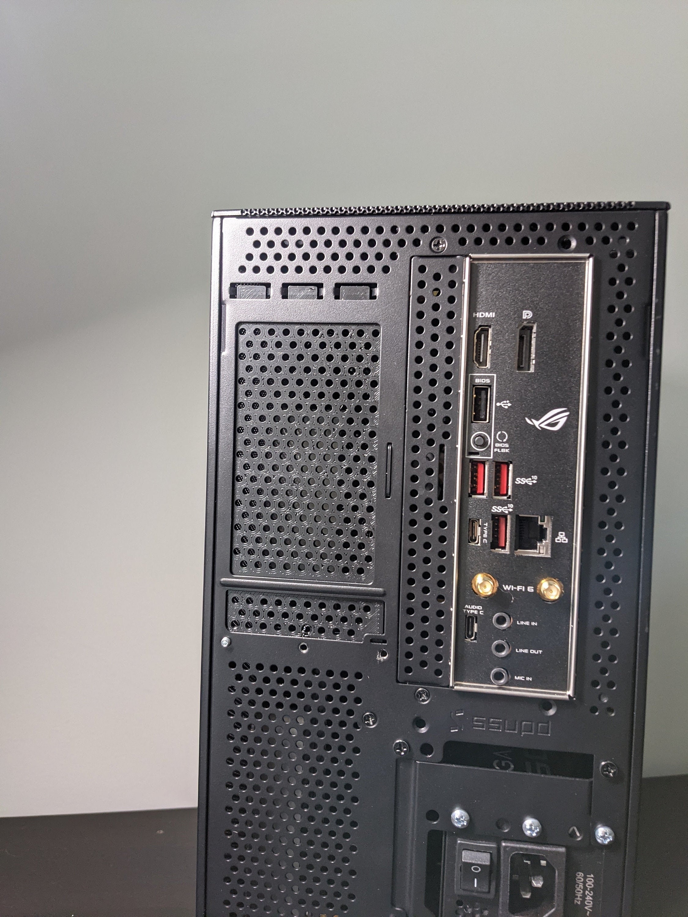 SSUPD Meshlicious/Meshroom S: PCI slot cover