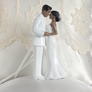 Elegant All White Bride and Groom Wedding Cake Topper Classic Romantic Figurine for Wedding Decor or Keepsake