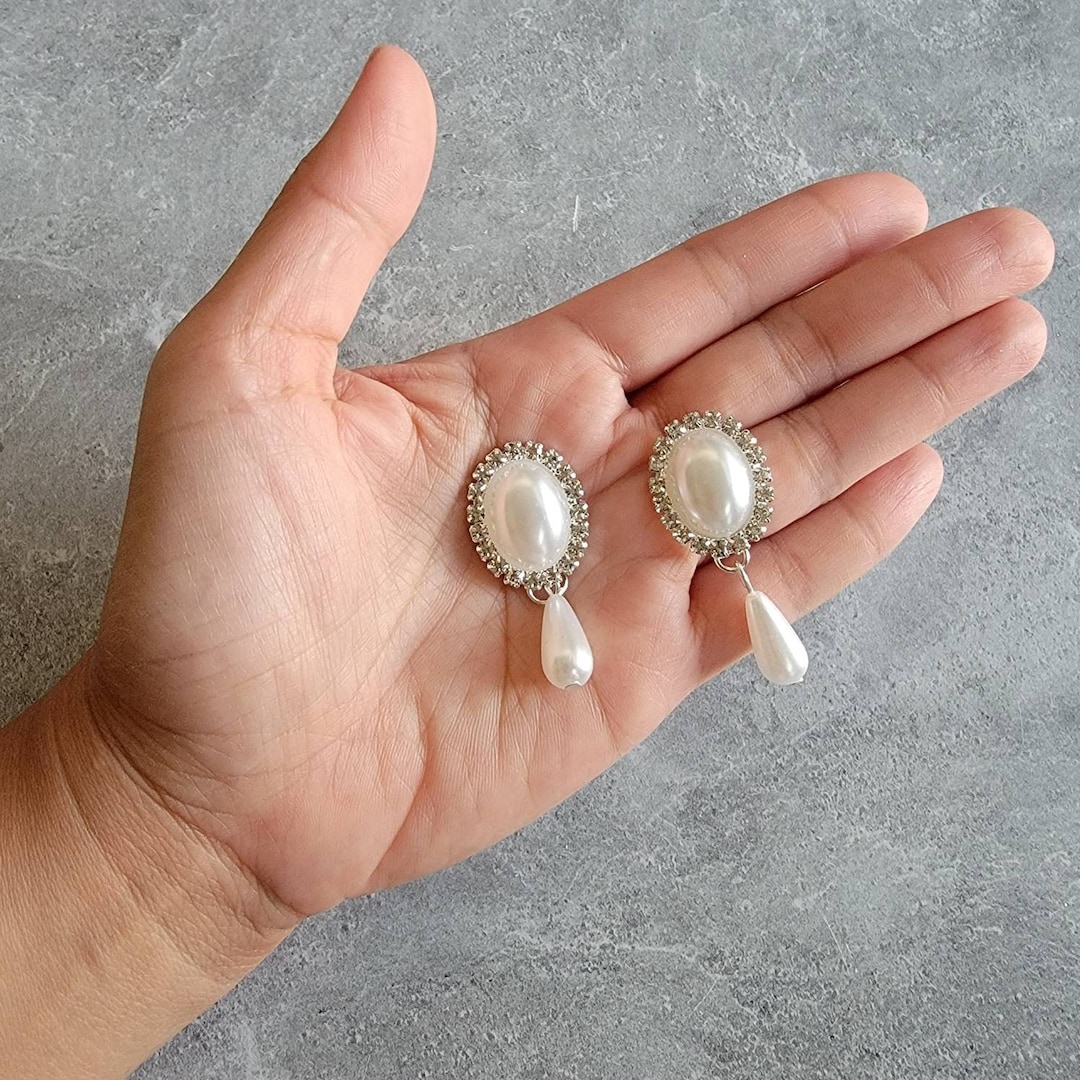 2 Pcs White Oval Rhinestone Pearl Button With Dangling Teardrop Pearl ...