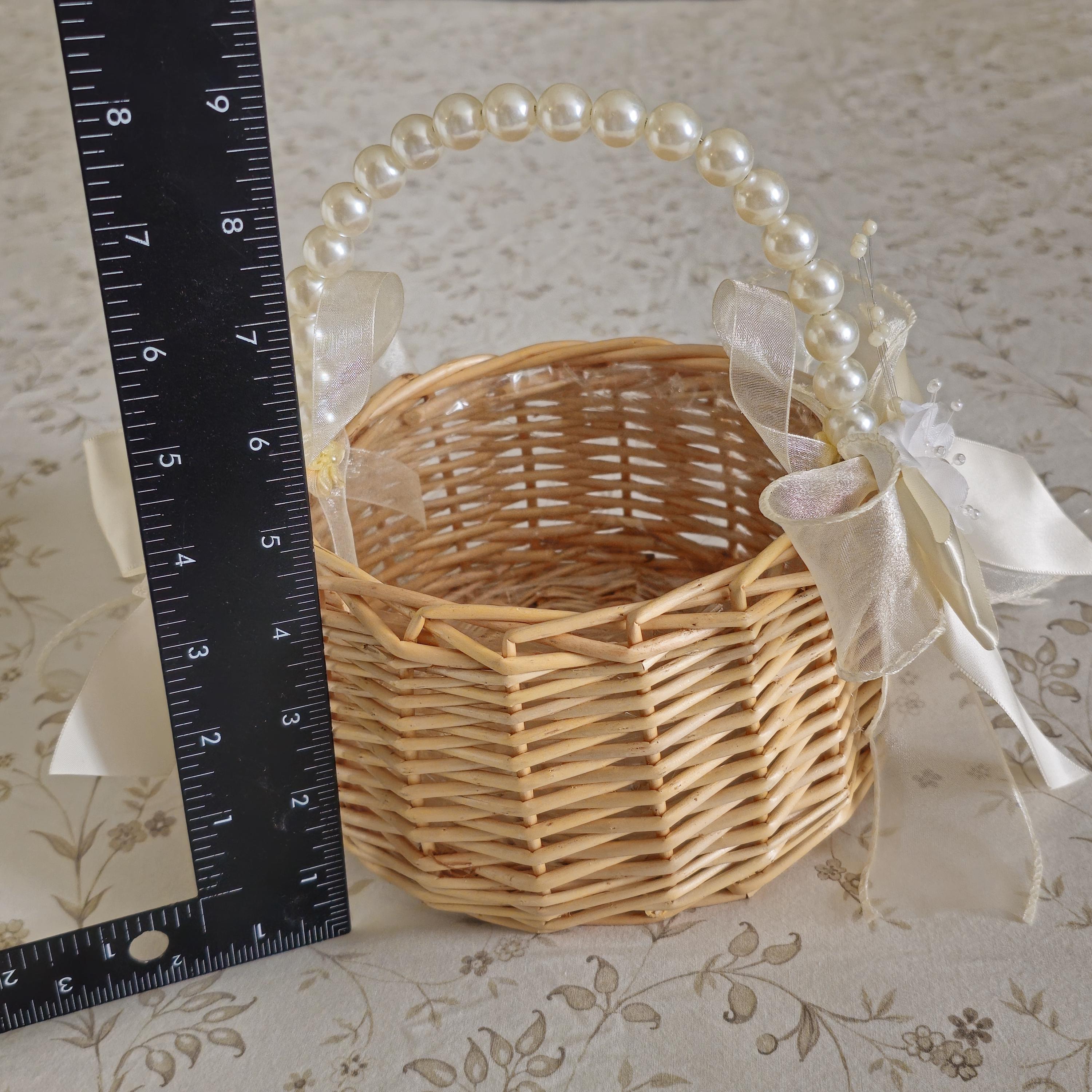 Cute Rattan Flower Girl Baskets with Bows, Flowers And Pearl Handles Set (1pc or 2 pcs) for Summer Boho Country Garden Weddings, In 2 Sizes