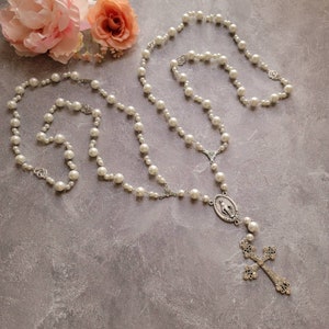 Rosário de Cordão de União de Pérolas Católicas para Casamento - Cordão de Laço com Peça Central Mariana Feito na Itália para Cerimônia de Véu e Cordão de União