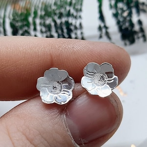 Handmade poppy flower stud earrings in sterling silver | 925 | UK made | poppy day | silver flower studs | floral earrings | hand stamped