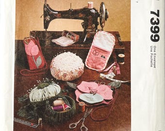 McCall's Crafts 7399, Sew Organized, Sewing Accessories Pattern, VINTAGE PATTERN, by Pauline Richards